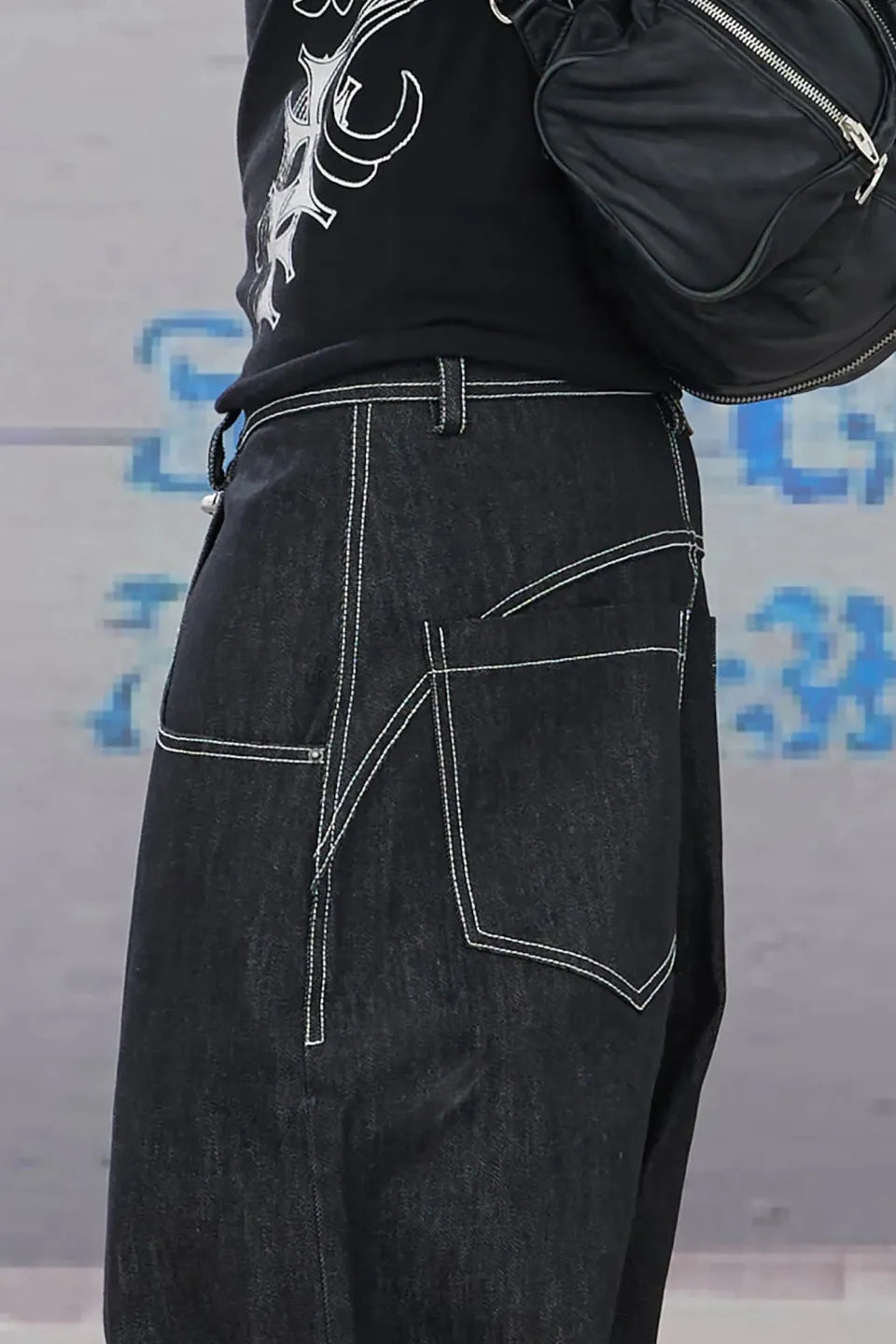 Airplane Buckle Curved Baggy Jeans