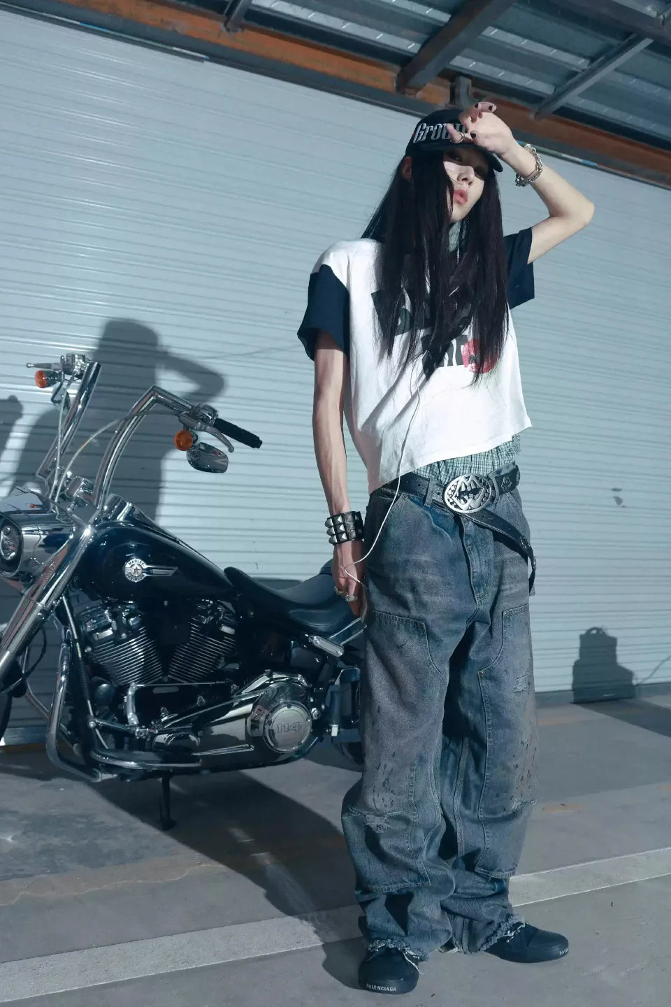 BLOWME Kiss Mark Graphic Tee