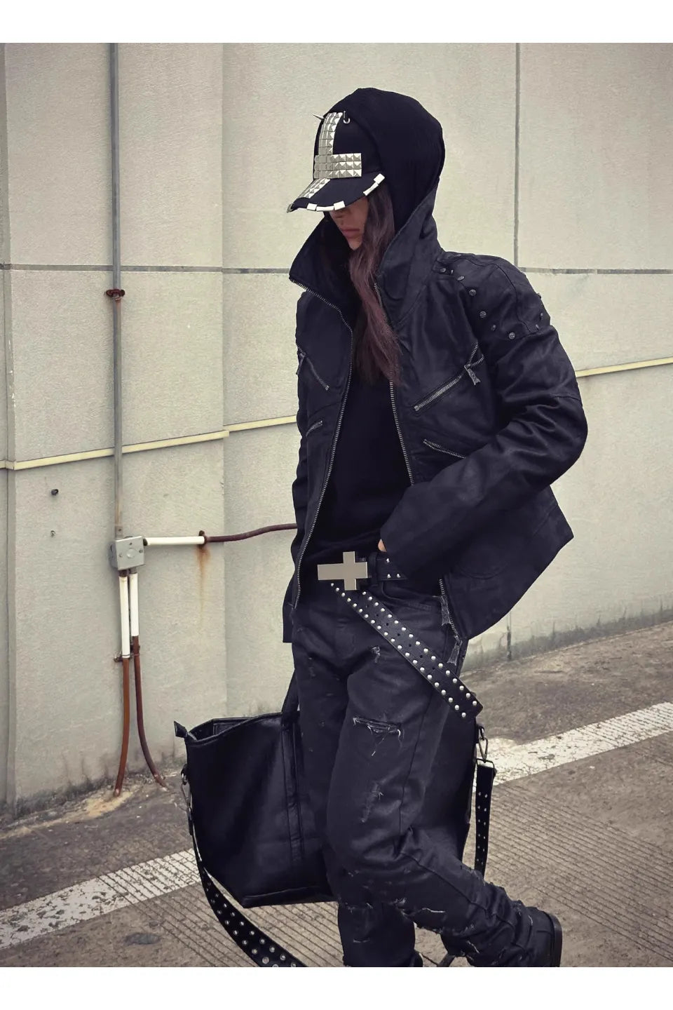 ╋ Cracked Leather Rivet Belt