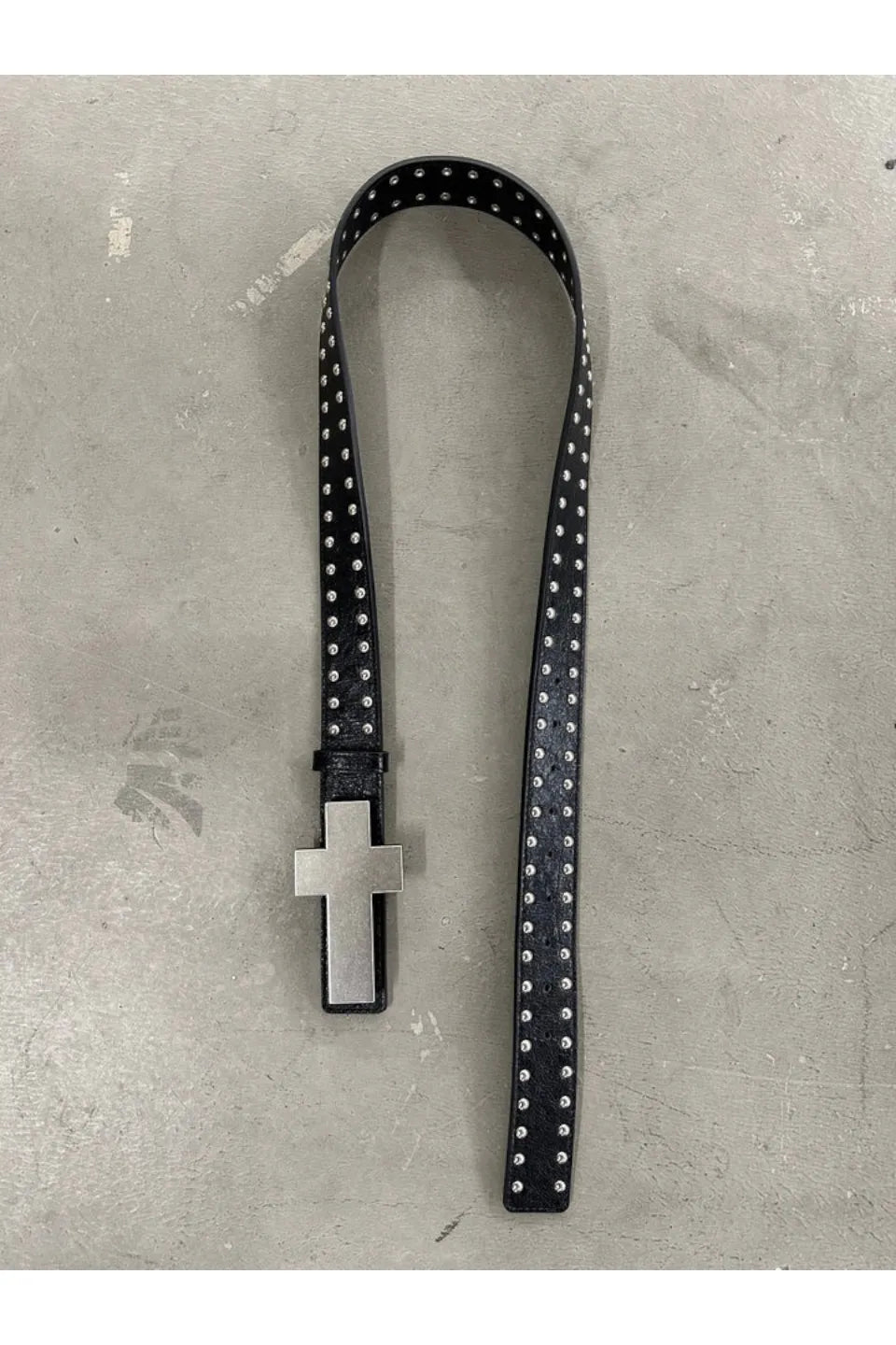 ╋ Cracked Leather Rivet Belt