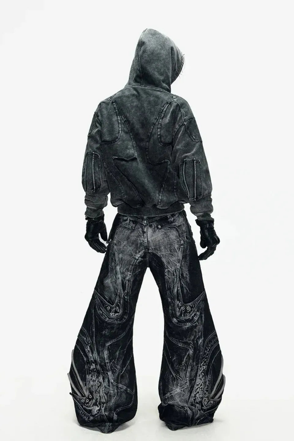 PERSONSOUL Deconstructed Exaggerated Flared Patchwork Jeans - 複雑なパッチワークと裾の劇的な広がりが特徴の解体再構築フレアデニム