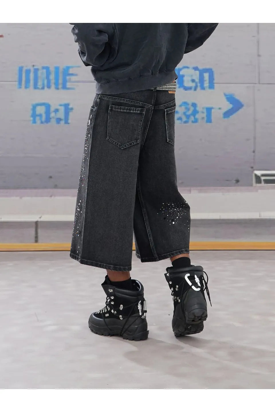 Diamond Washed Spliced Oversized Shorts