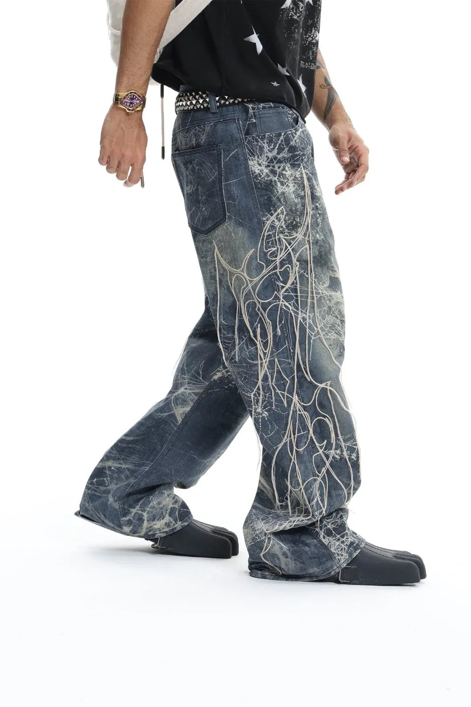 Distressed Spider Web Embroidered Jeans