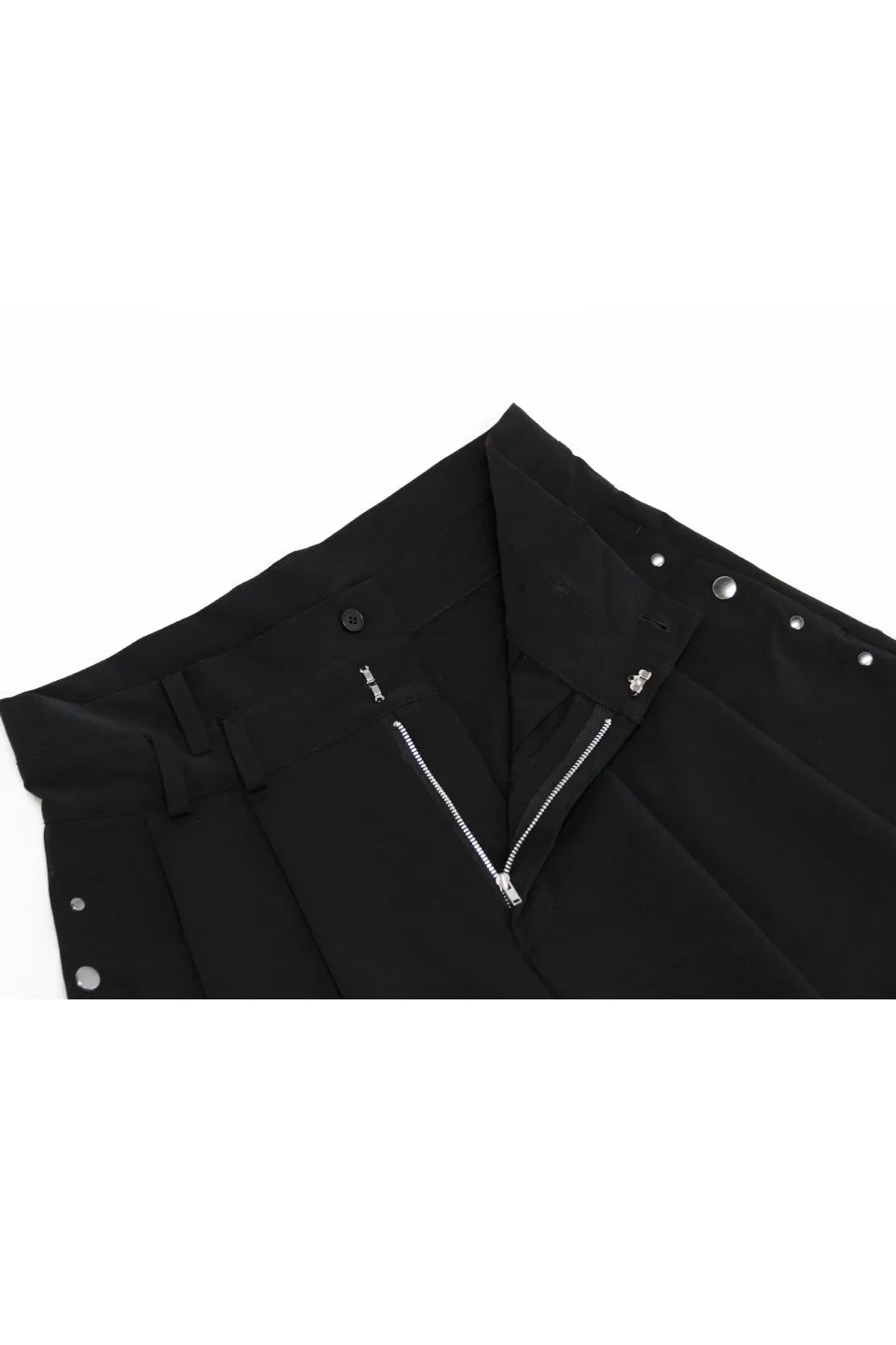 Double Belt Studs Shorts
