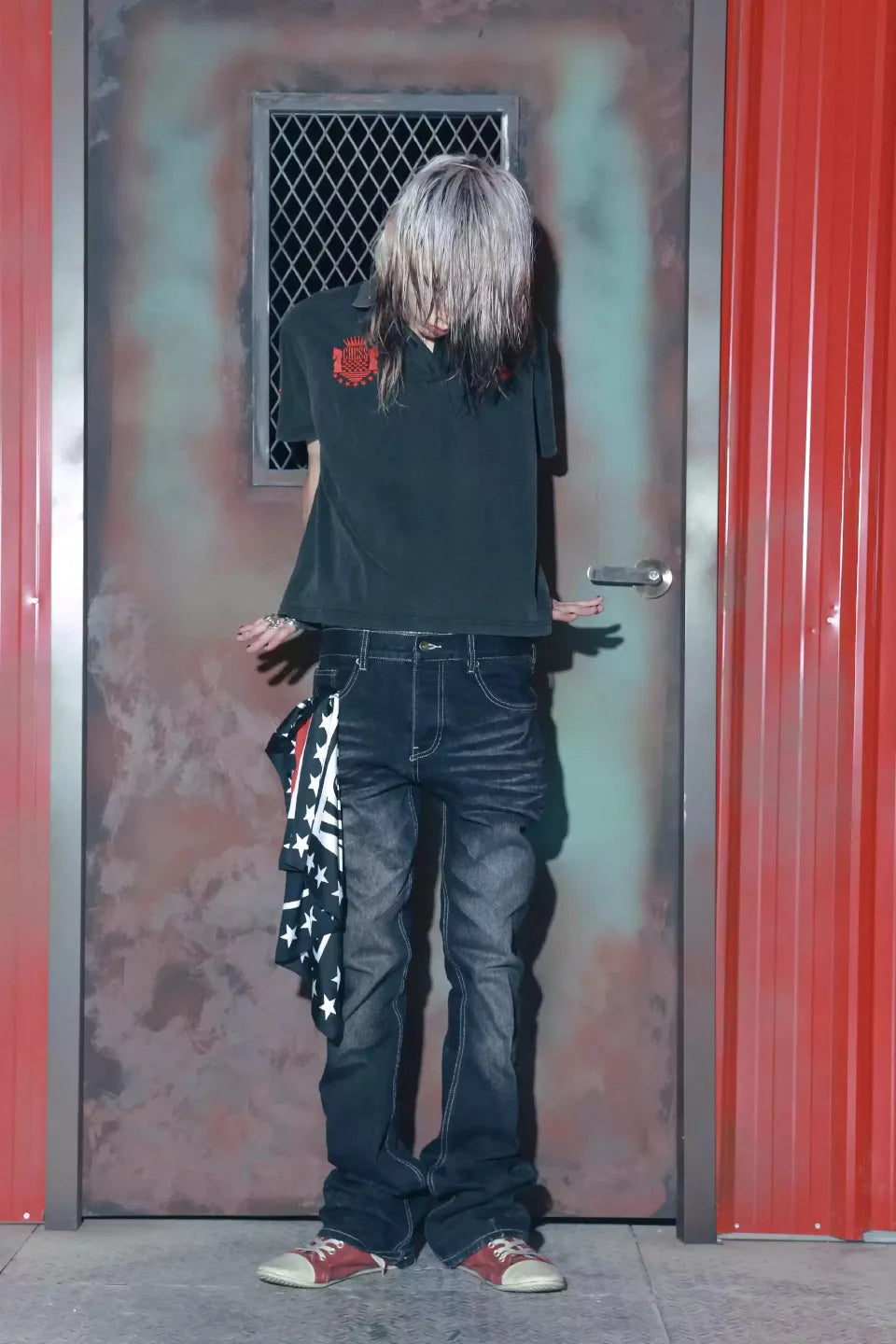 Ghost Scratch Jeans。膝から裾にかけて緩やかに広がる、溜まり感の美しいスリムバギーシルエット