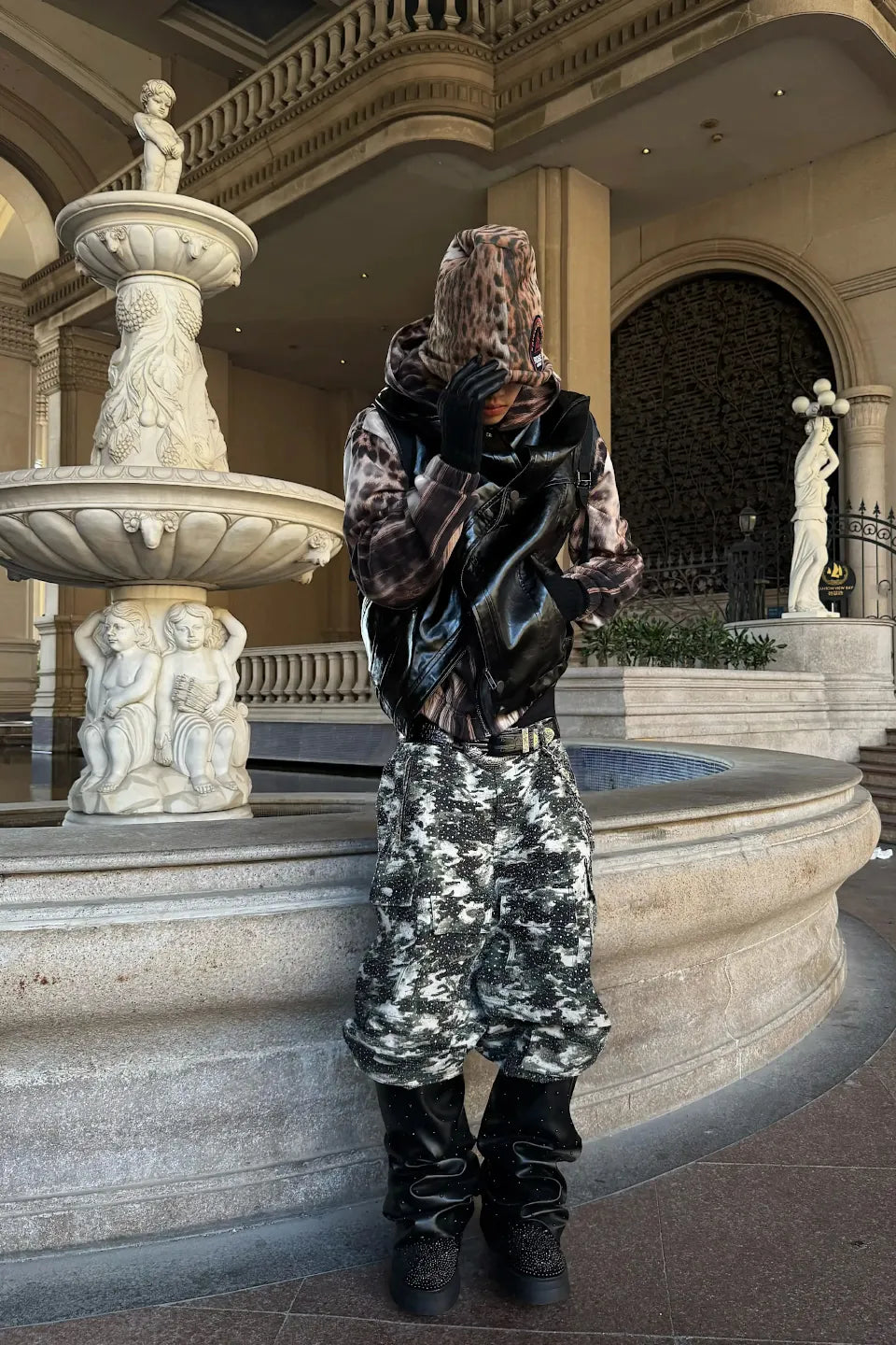 Glossy Stand Up Collar Vest with Zipper and Fur Collar