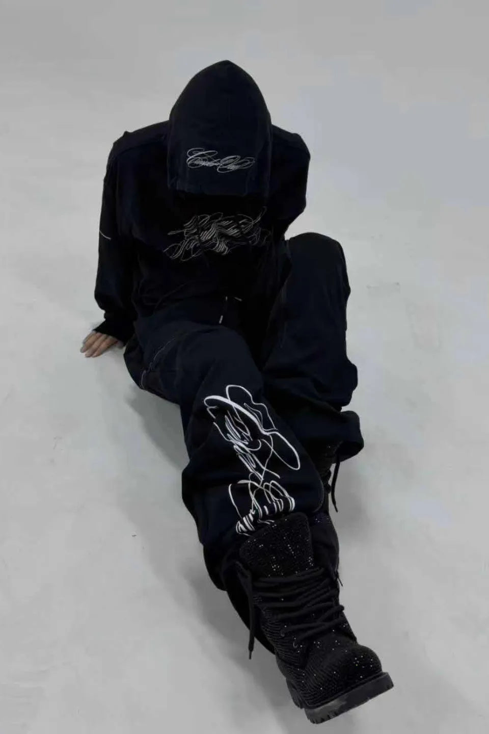Gothic Lettering Graphic Pullover Hoodie