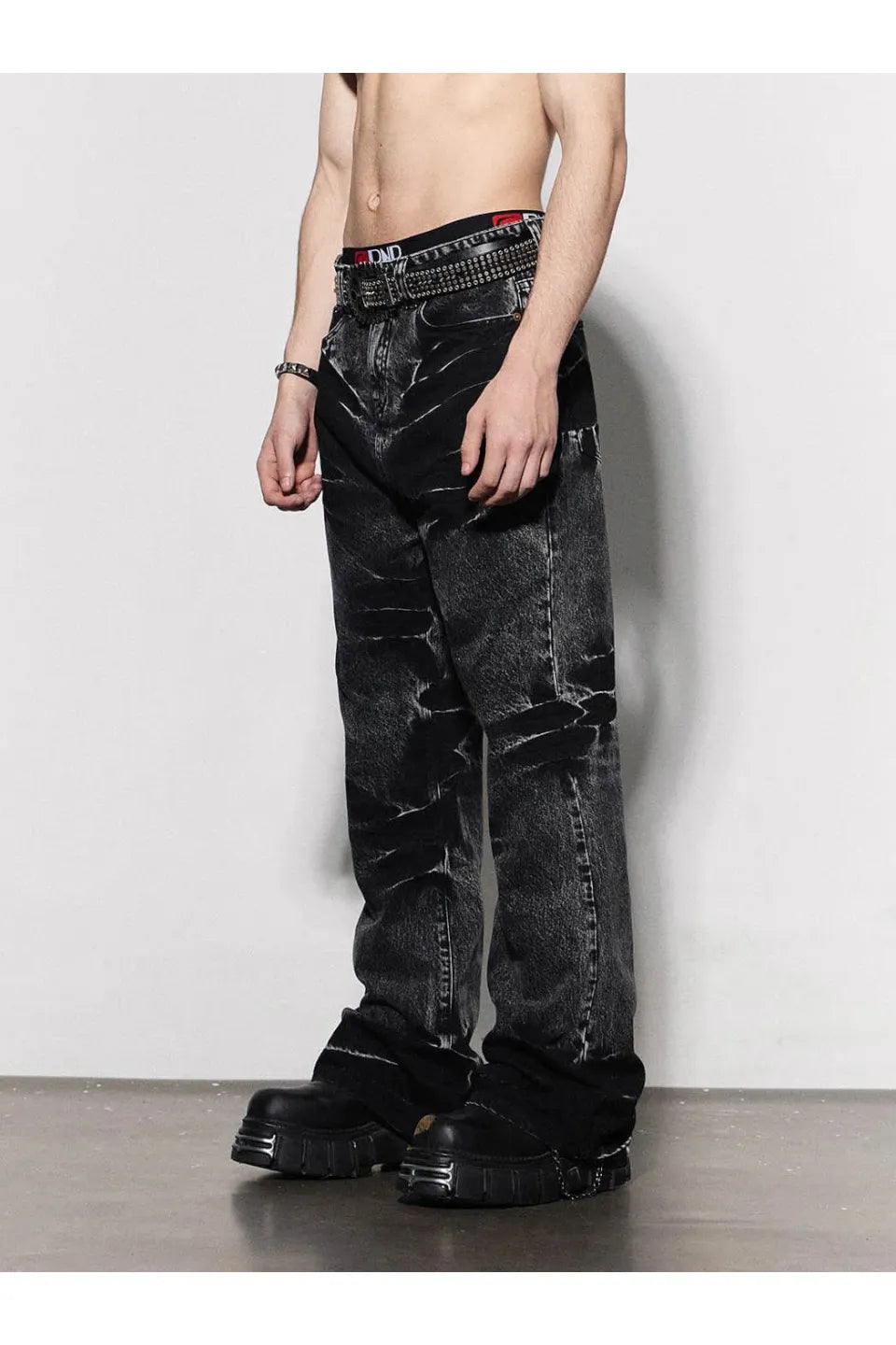 Lightning Crease Washed Flared Jeans