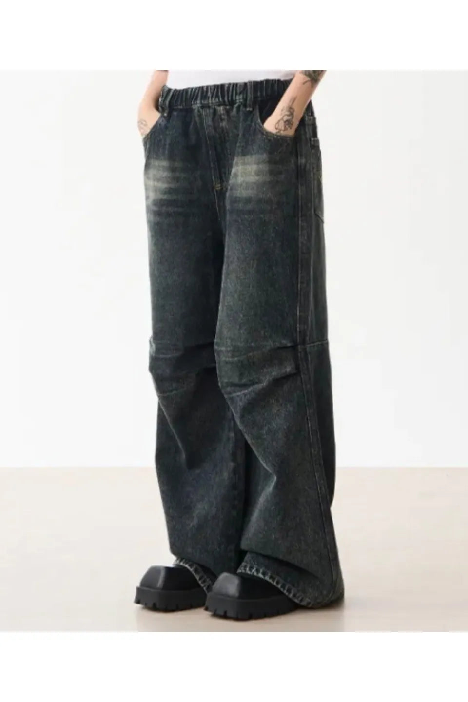 M Knee Pleated Jeans