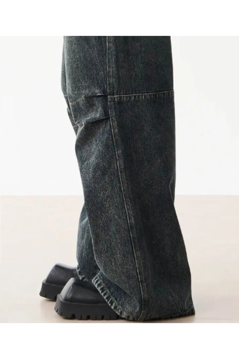 M Knee Pleated Jeans