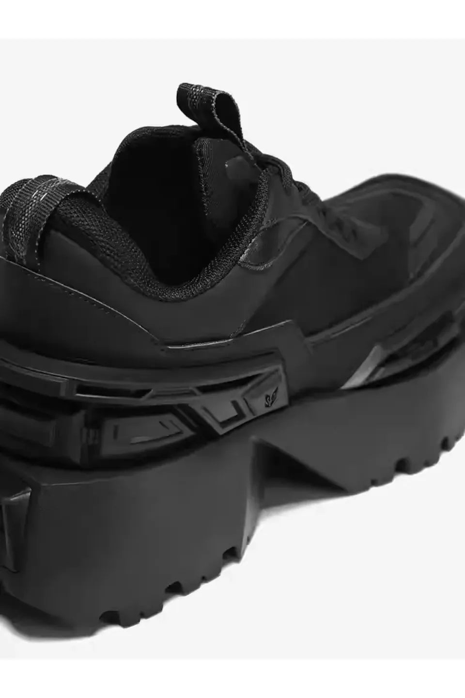 Mecha Coutrue Sneaker