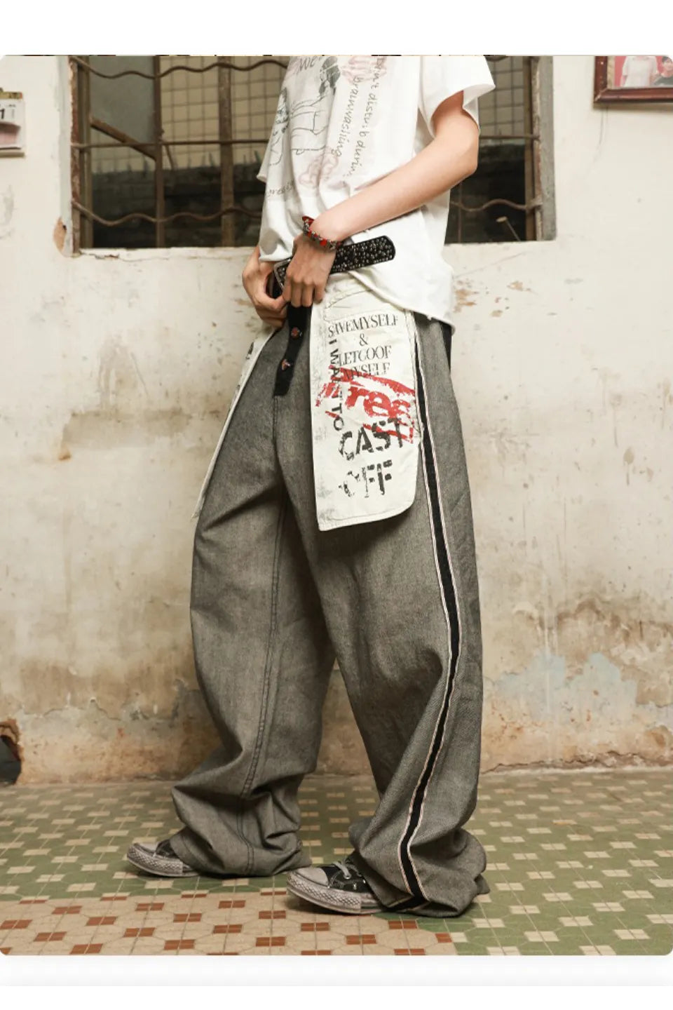 Original Cow Reverse Wearing Large Pocket Straight Leg Jeans