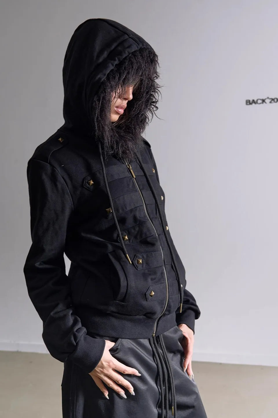 Rivet Decorated Slim Fit Hooded Fur Collar Sweatshirt