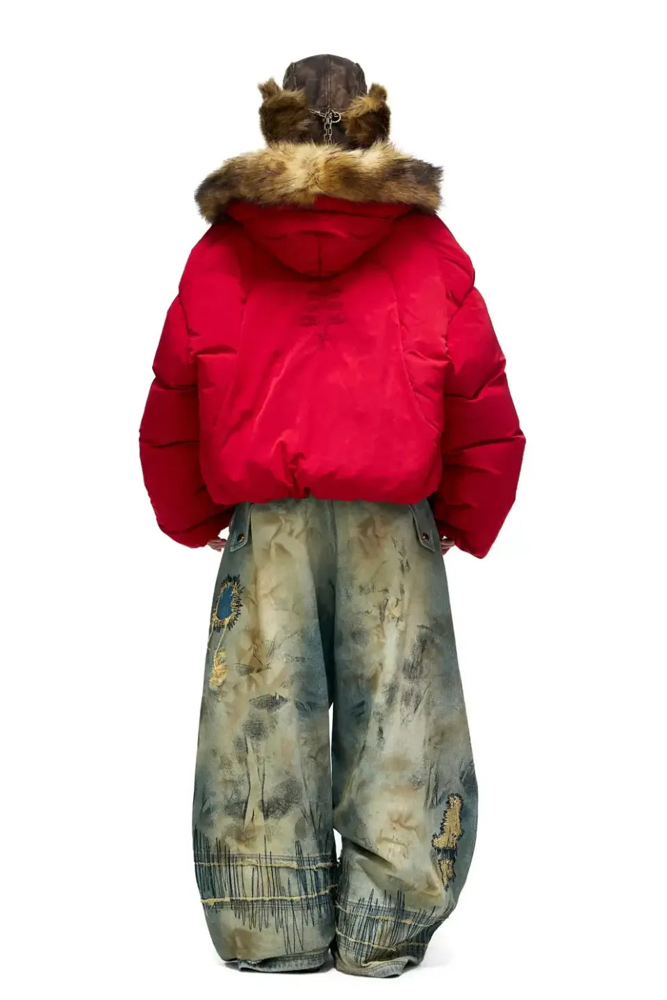 Stain Embroidery Curved Jeans