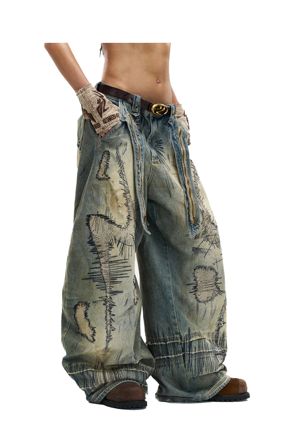 Stain Embroidery Scimitar Jeans