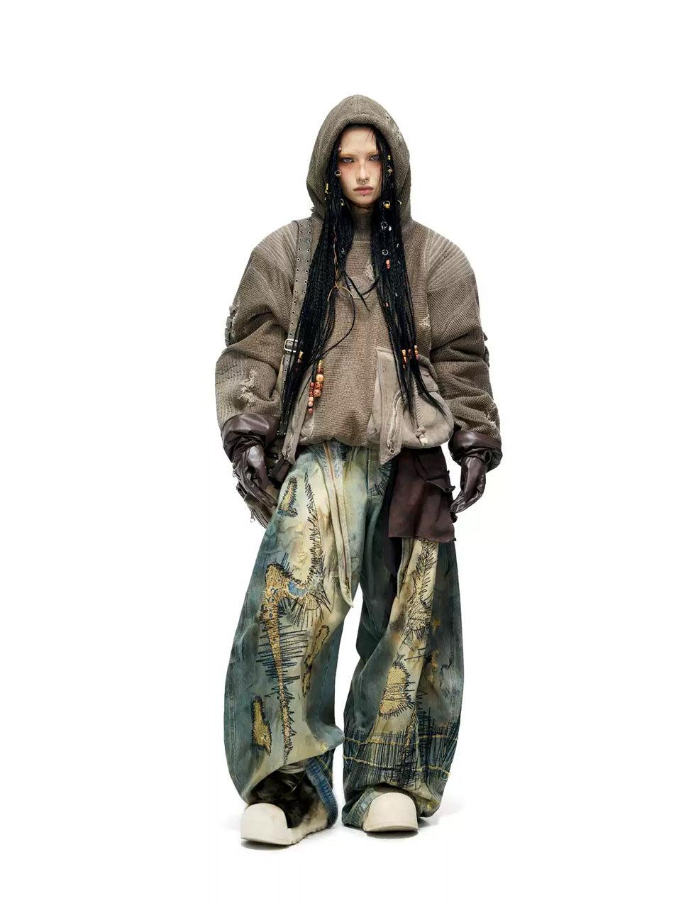 Stain Embroidery Scimitar Jeans
