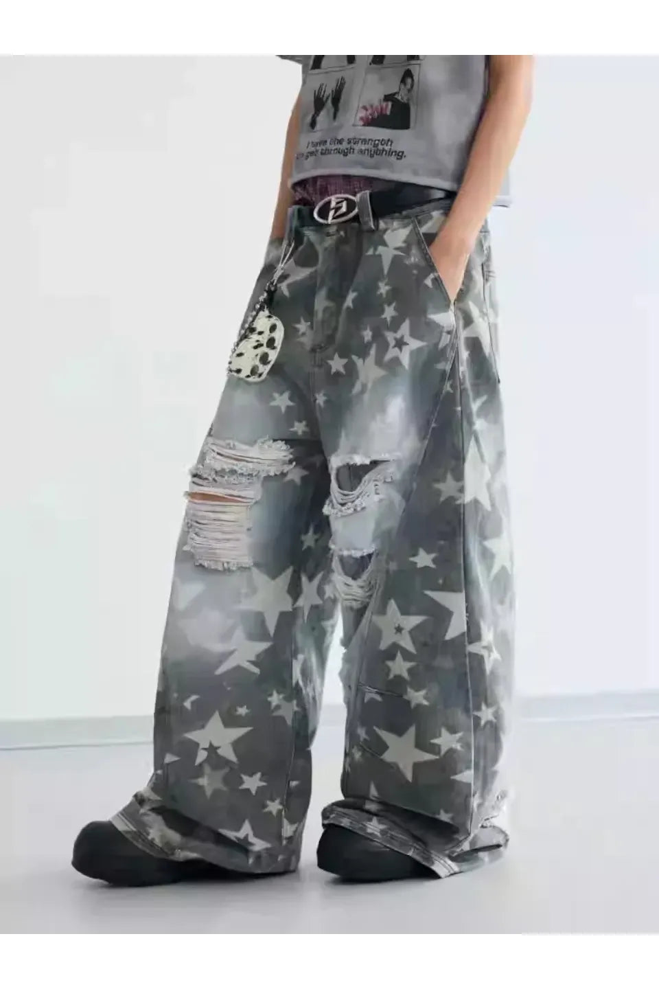 Star Distressed Curve Jeans