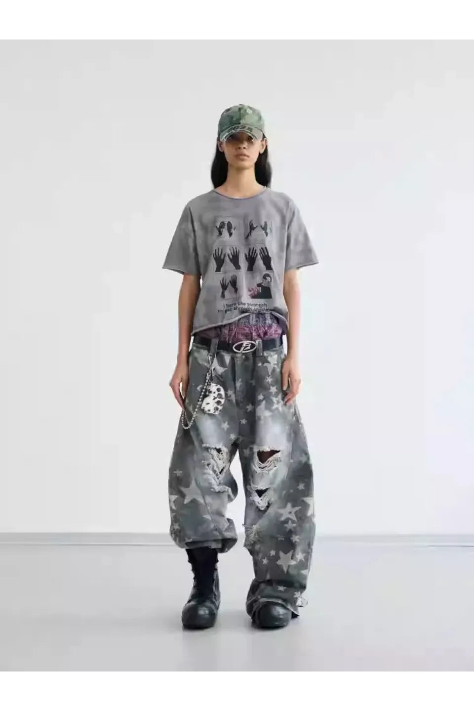 Star Distressed Curve Jeans