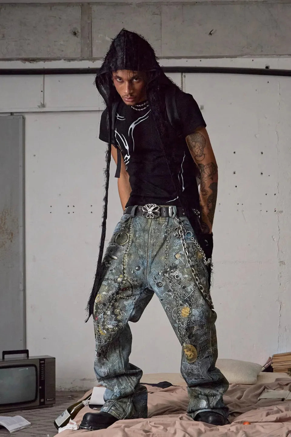 Studded Rhinestone Carved Buckle Leather Belt