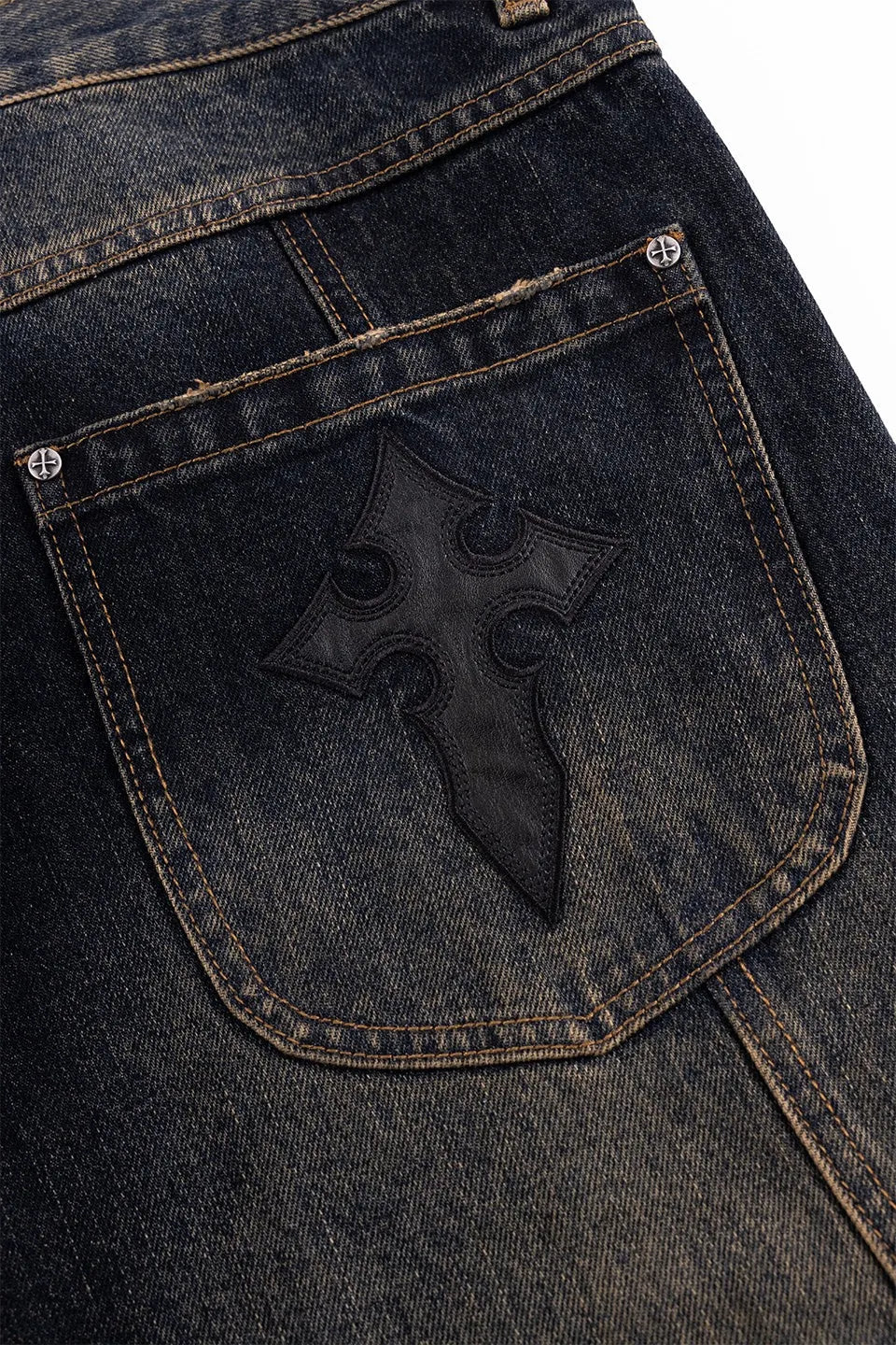 Switching Pierced Baggy Jeans