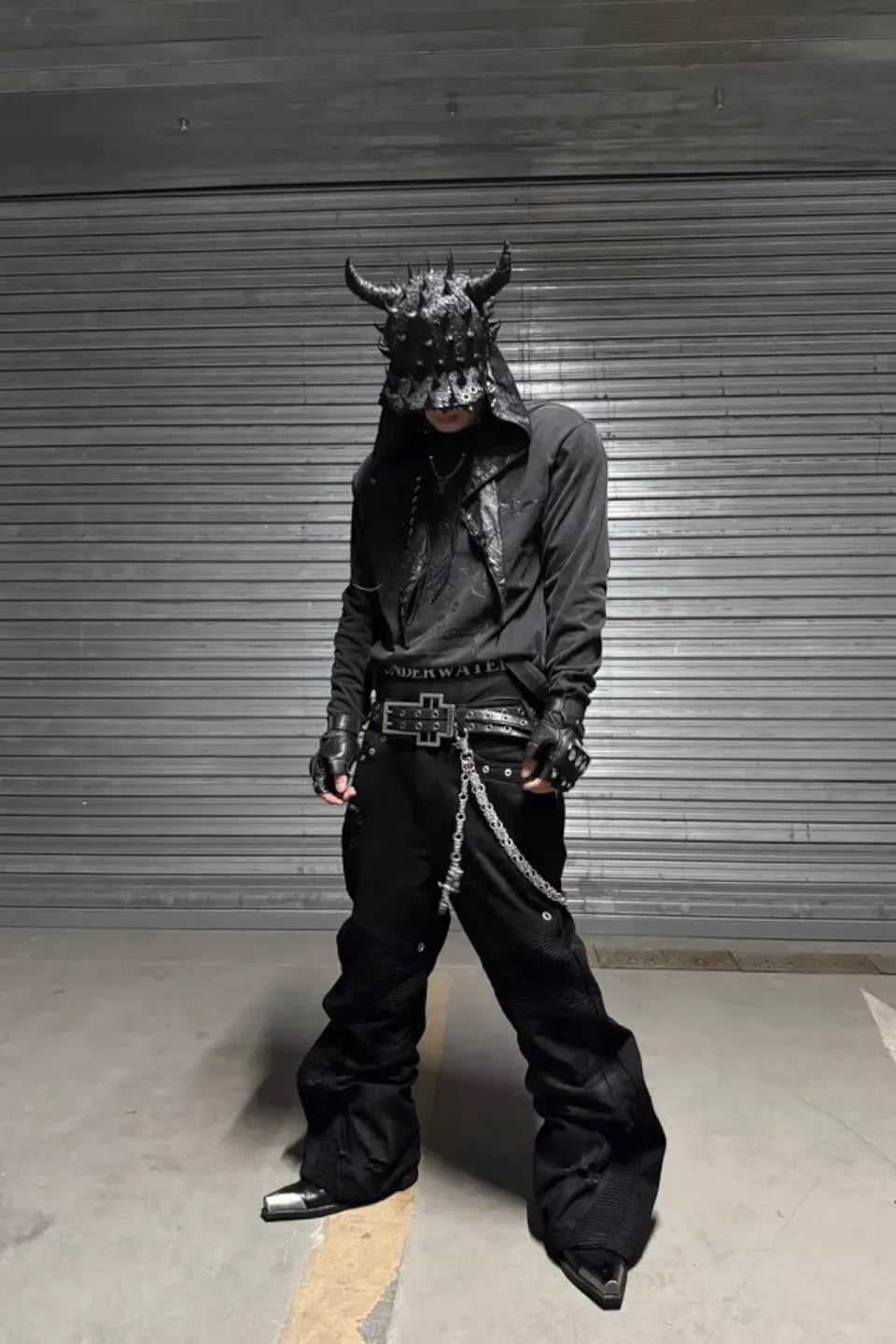 Thorny Sculpted Wash Perforated Long Sleeved T-shirt