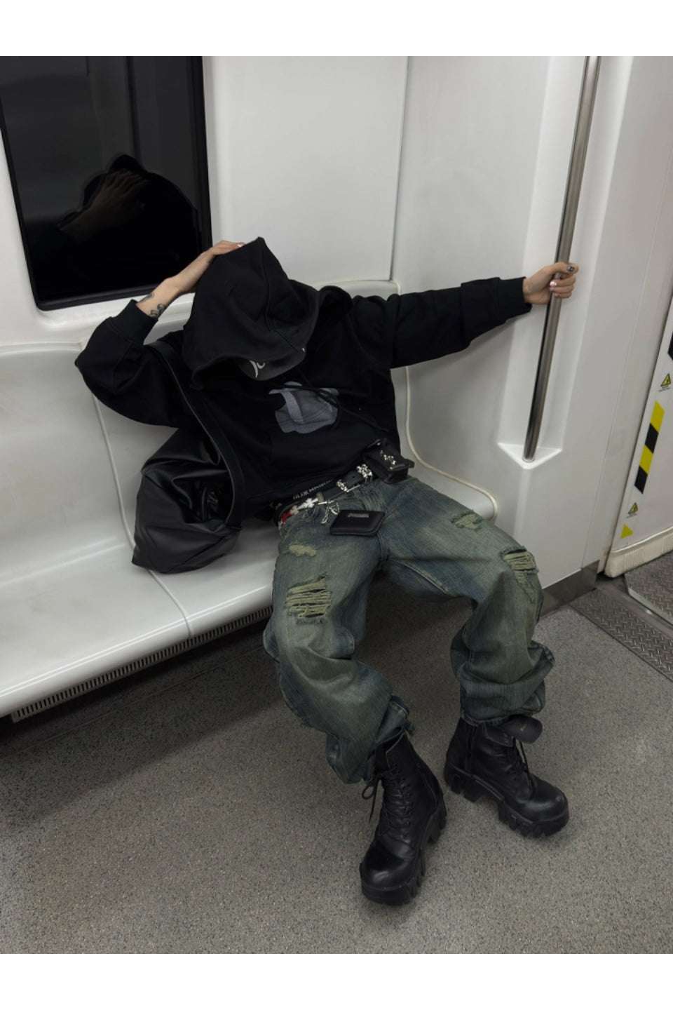 Wave Pattern Curved Blade Denim Pants