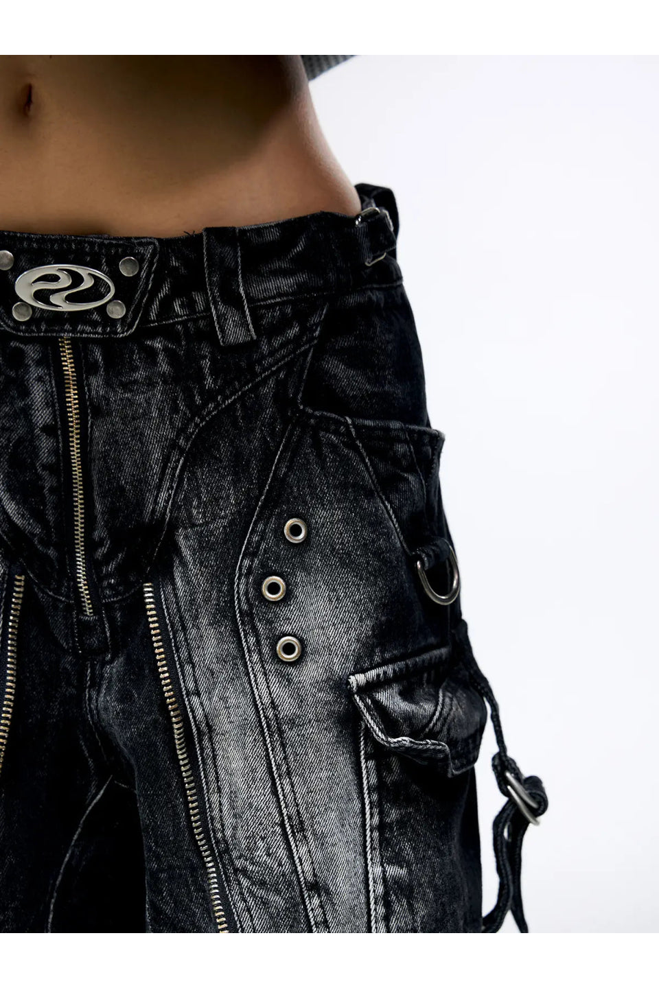 A Line Baggy Jeans with Hardware Details