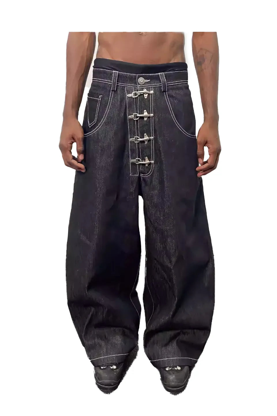Airplane Buckle Curved Baggy Jeans