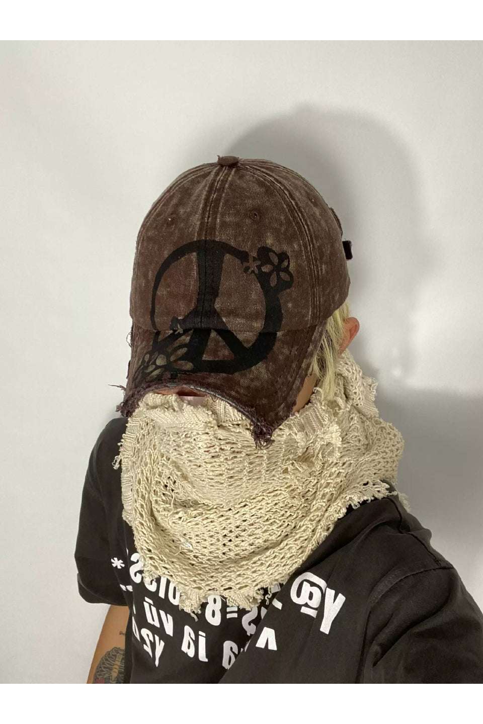 VAJAVU ヴァジャヴ｜Anti-War Floral Painted Fang Cap アンチウォー