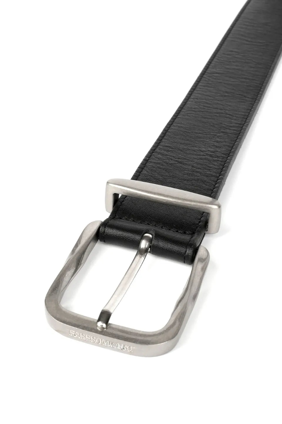 Bold Twist Buckle Leather Belt