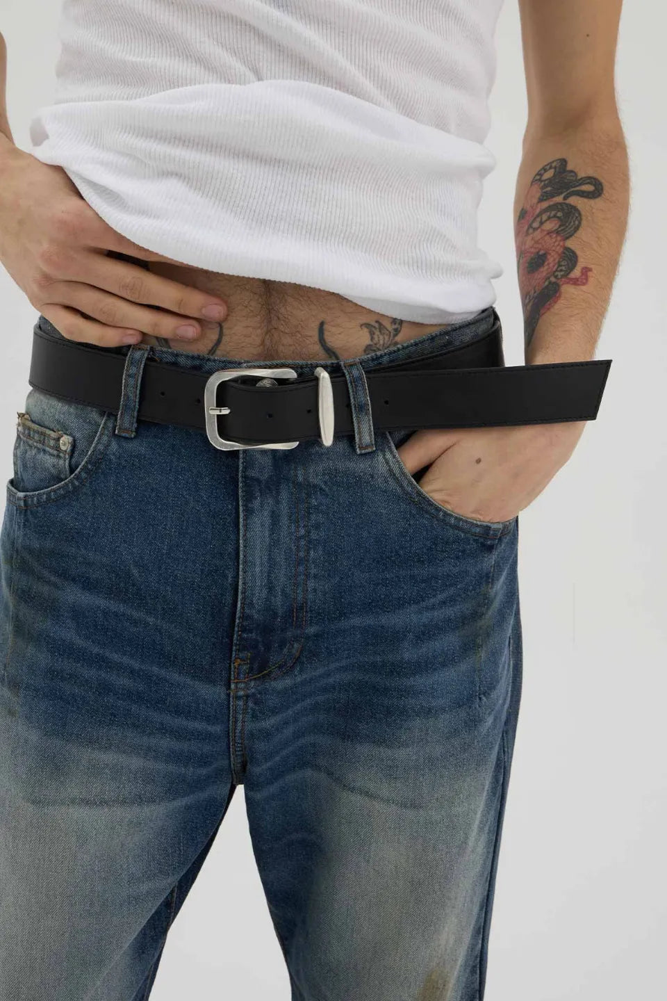 Bold Twist Buckle Leather Belt
