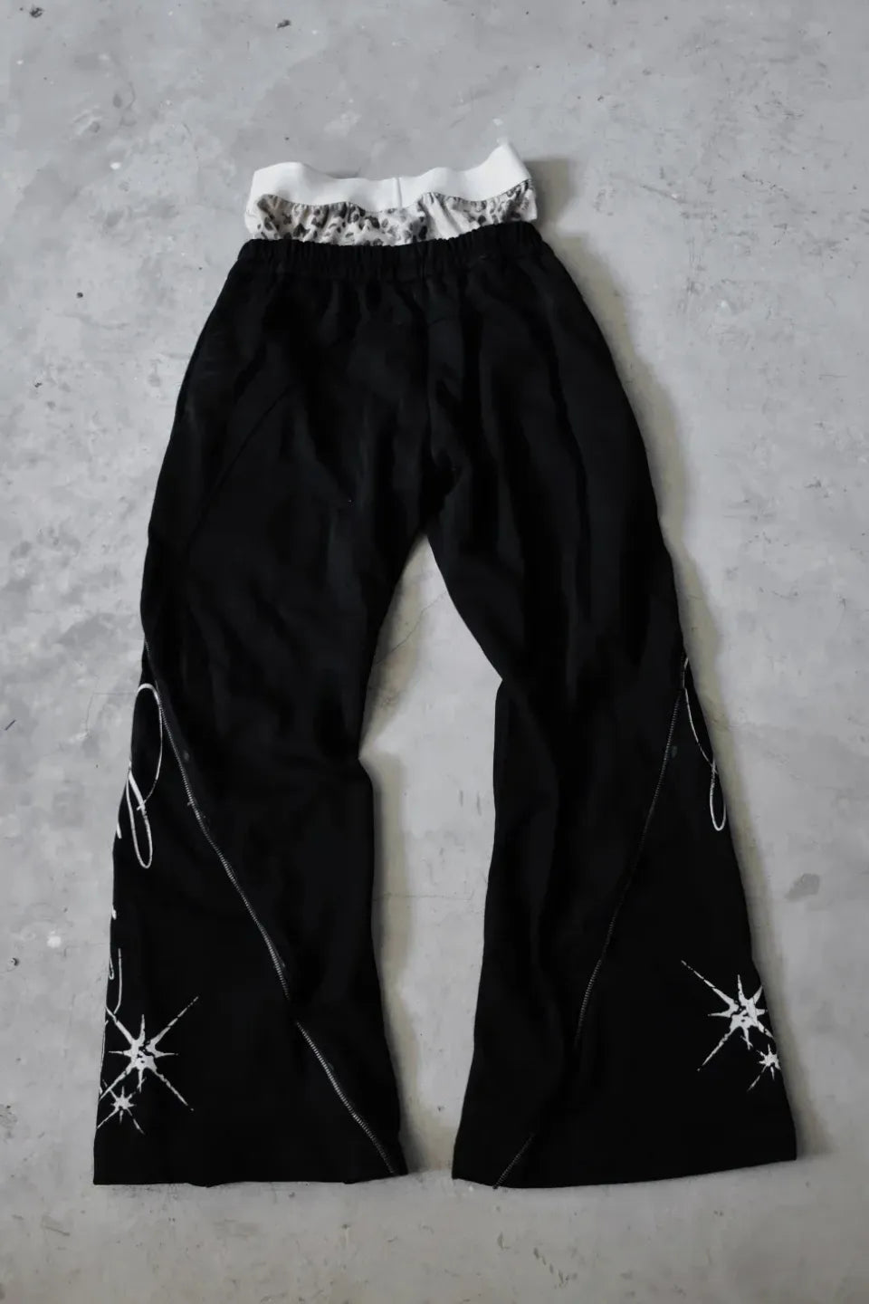 Calligraphy Leopard Double Waistband Side Zip Flared Sweatpants