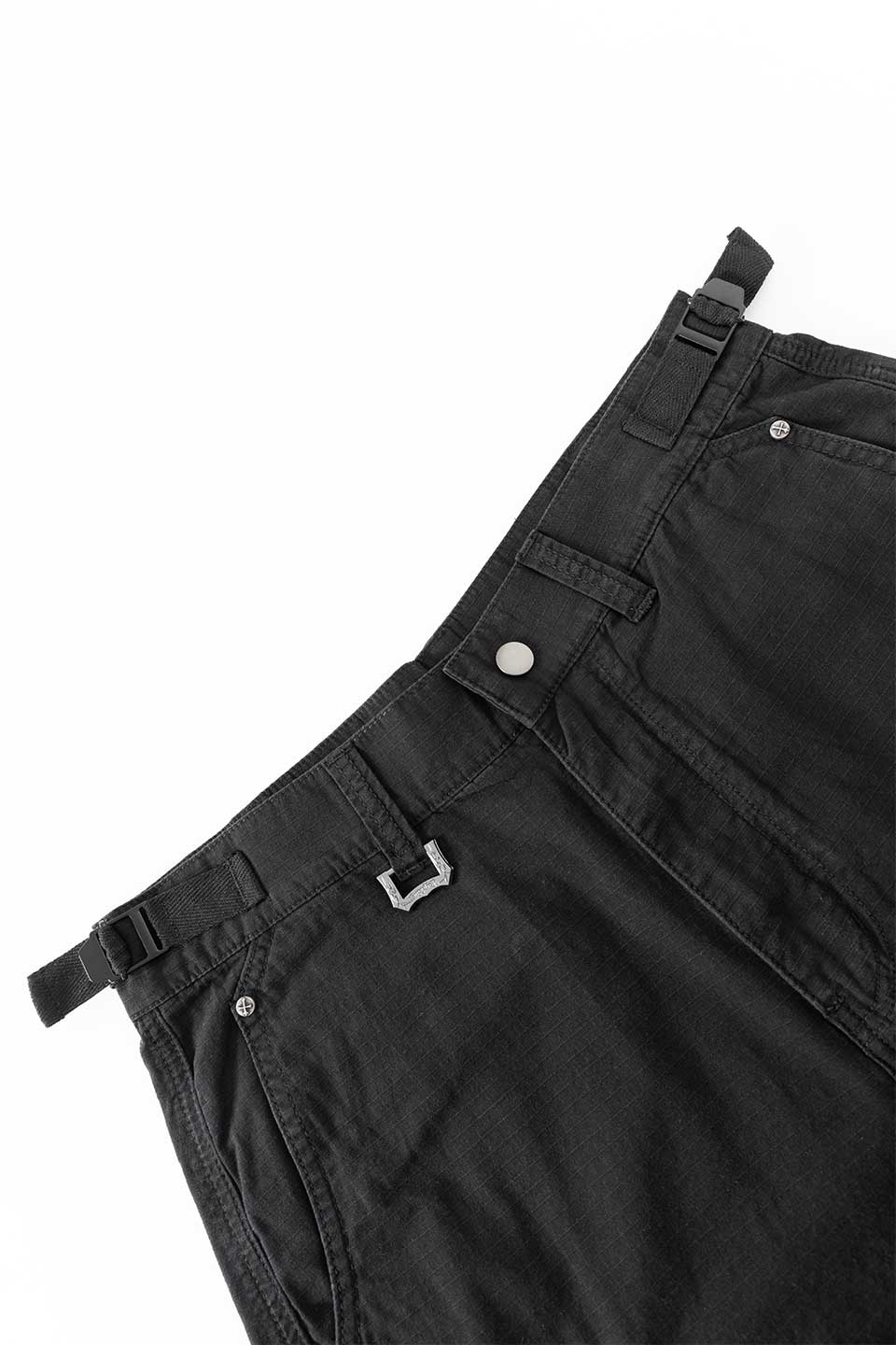 Cross Leather Patch Baggy Shorts