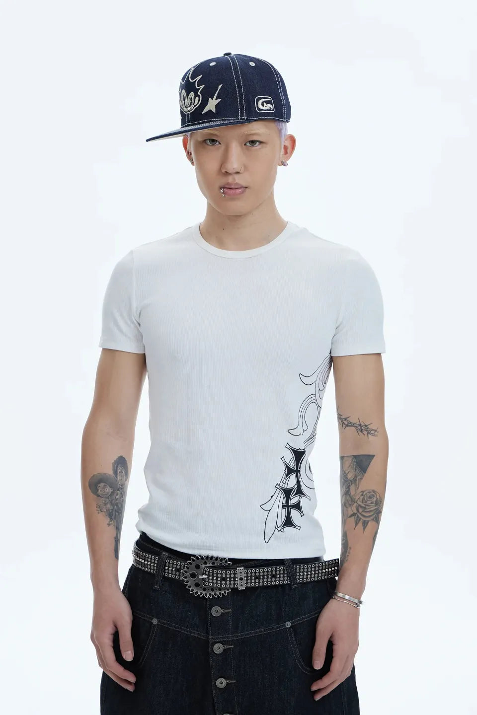 Cross Side Graphic Slim T-shirt