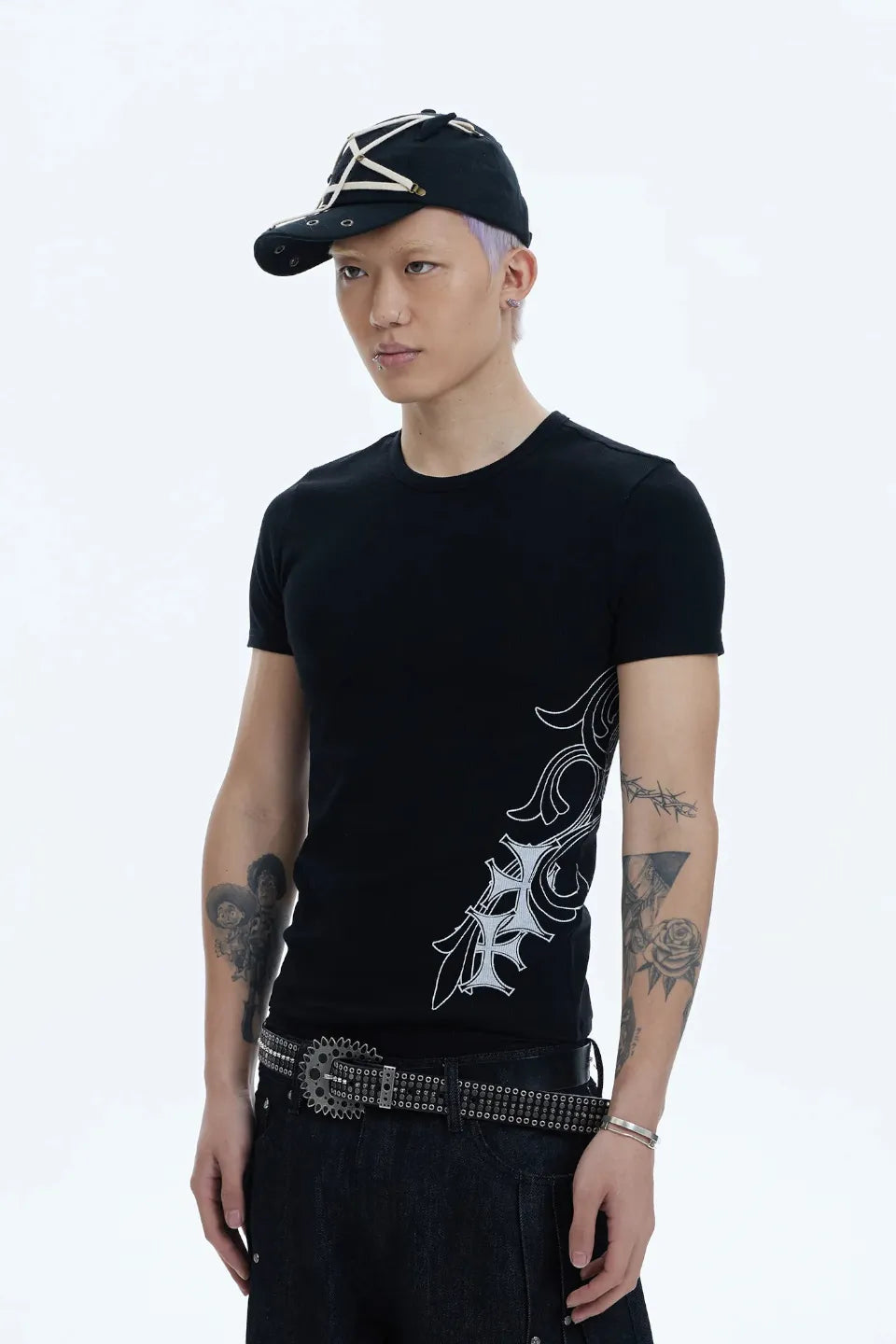 Cross Side Graphic Slim T-shirt