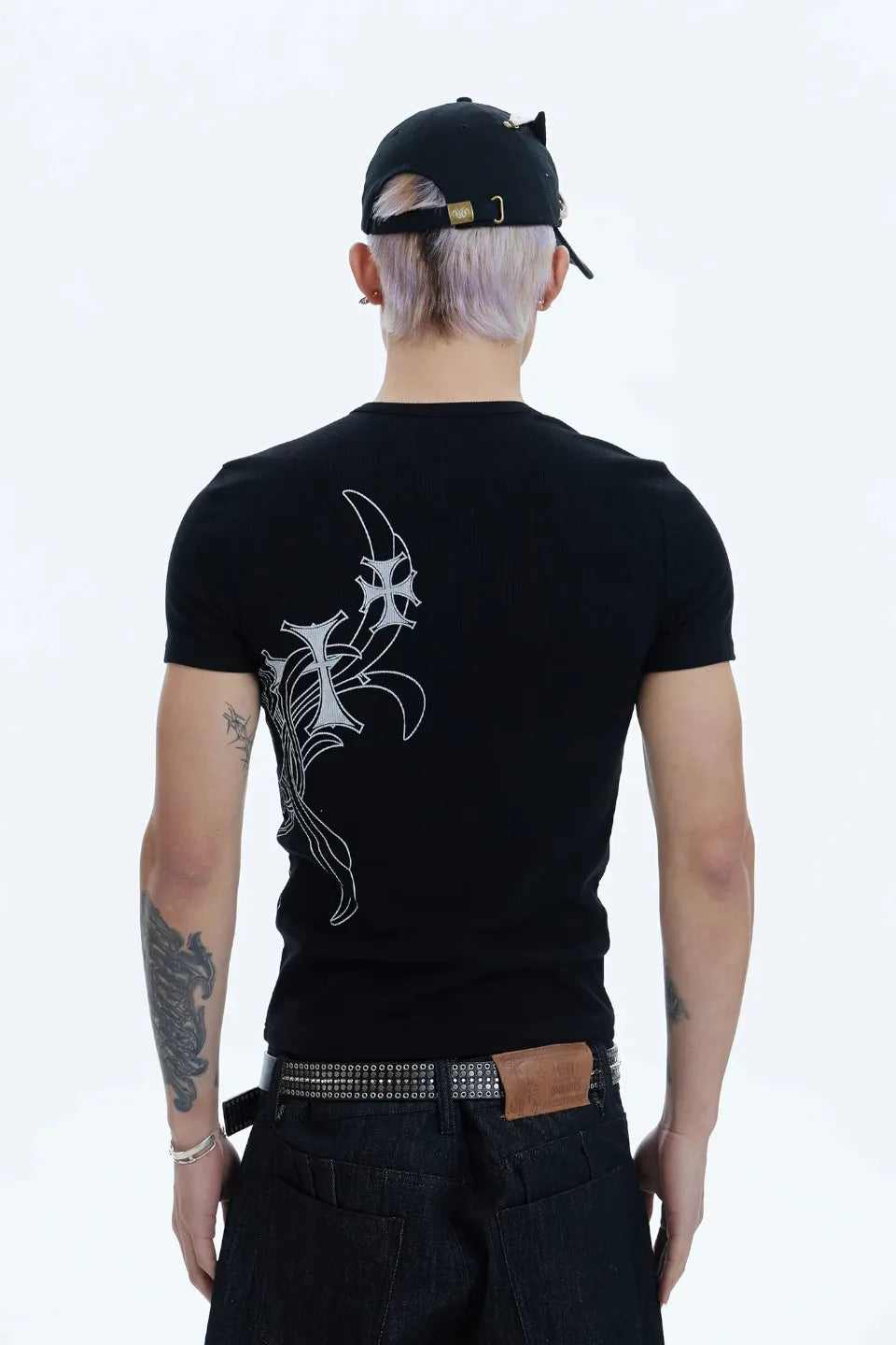Cross Side Graphic Slim T-shirt