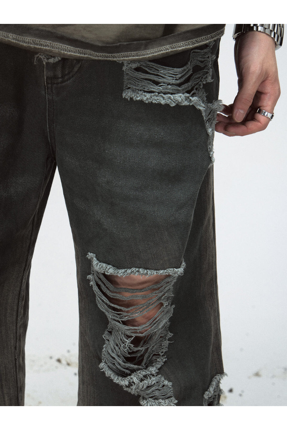 Distressed Wide Leg Jeans