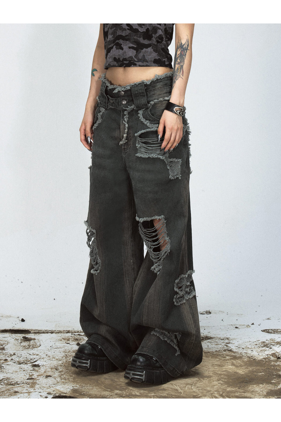 Distressed Wide Leg Jeans