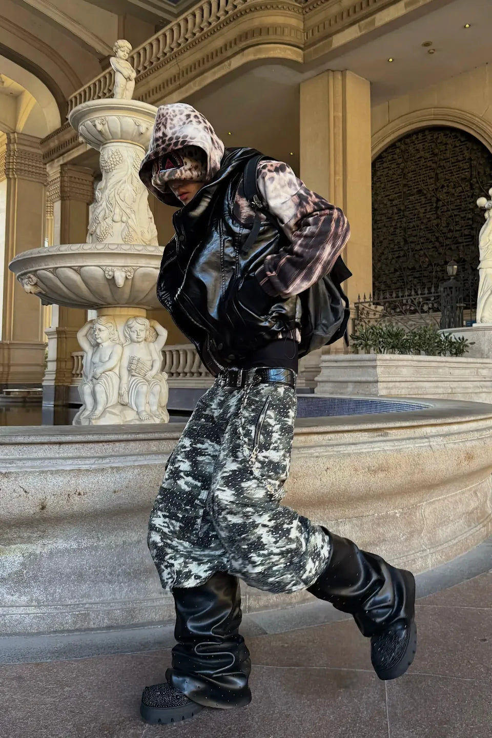 Glossy Stand Up Collar Vest with Zipper and Fur Collar