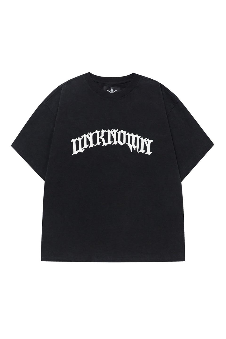 Unknown London - Gothic Unknown Logo Tee アンノウンロンドン Tシャツ