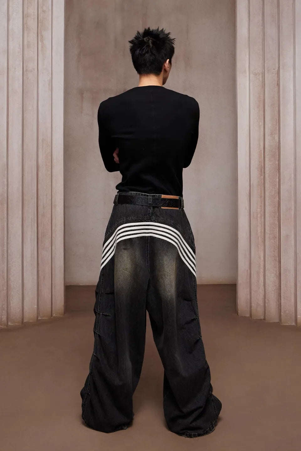 Honeysuckle Buckle Carved Leather Belt