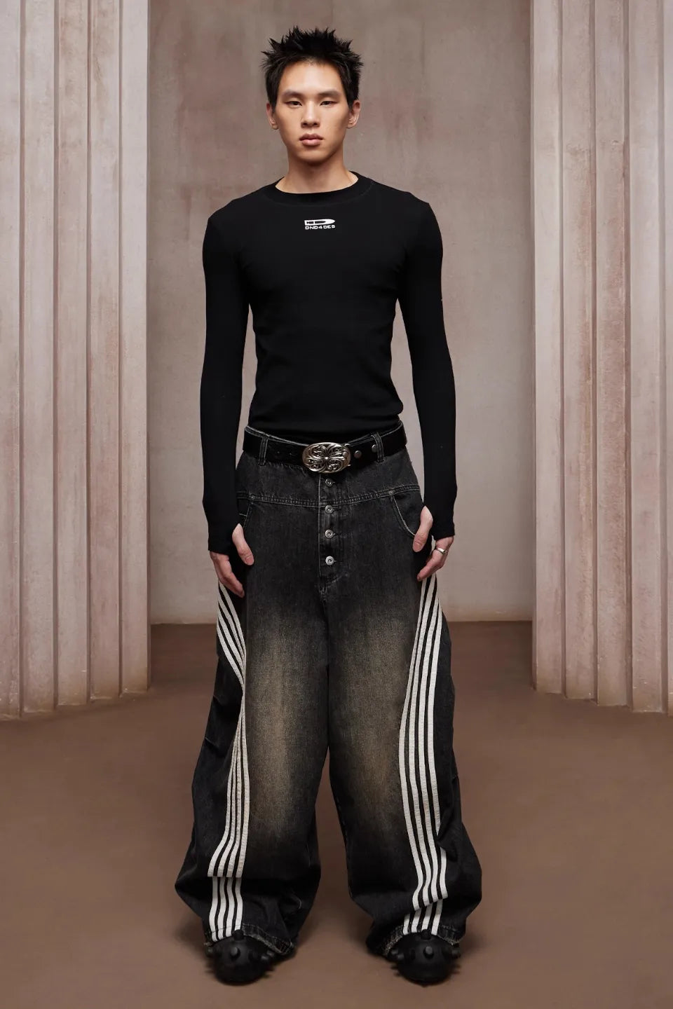 Honeysuckle Buckle Carved Leather Belt