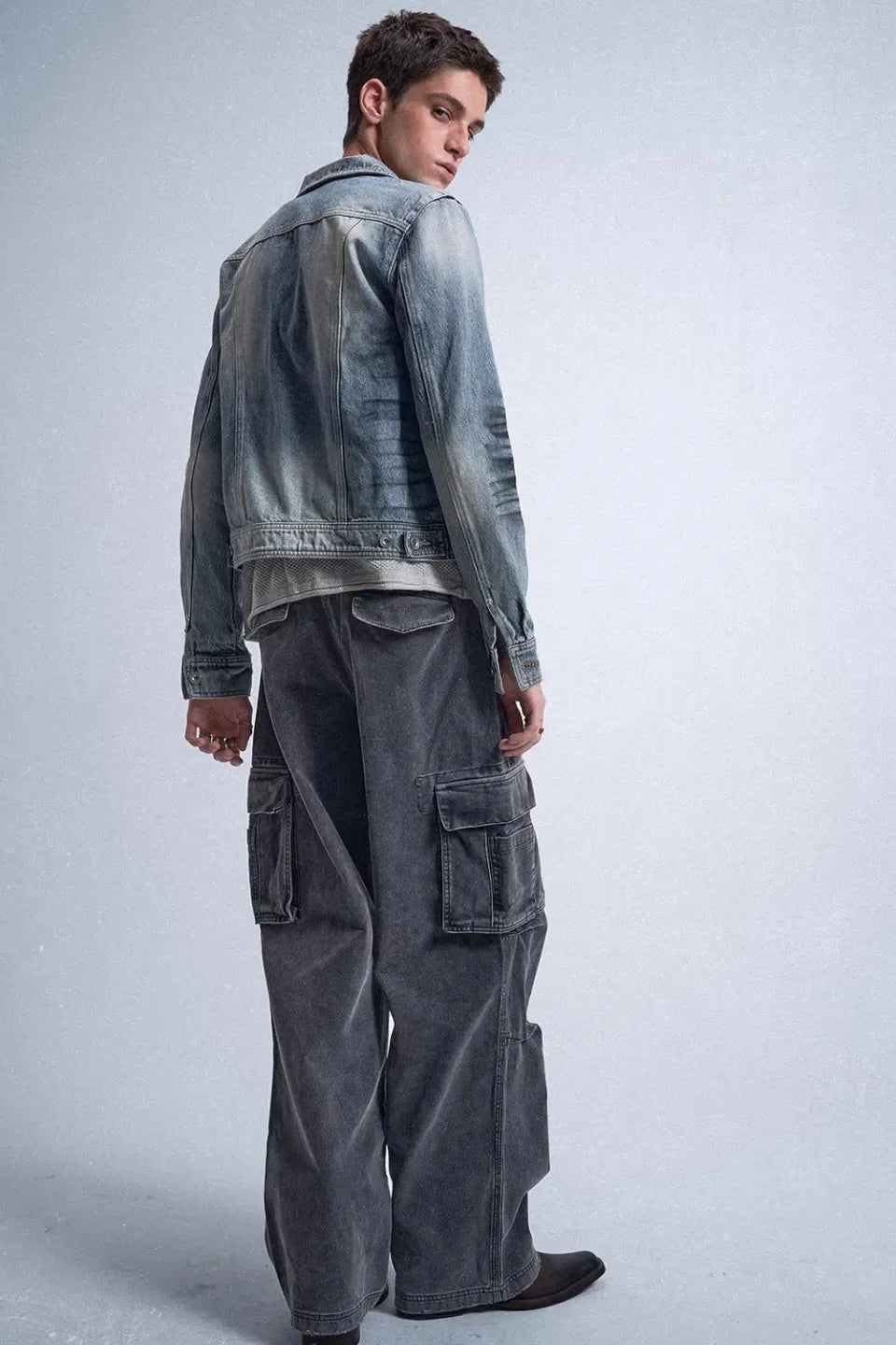 KNIGHT Tiger Pattern Sprayed Denim Jacket