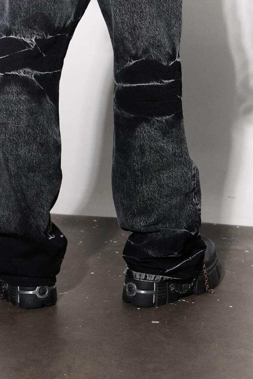 Lightning Crease Washed Flared Jeans