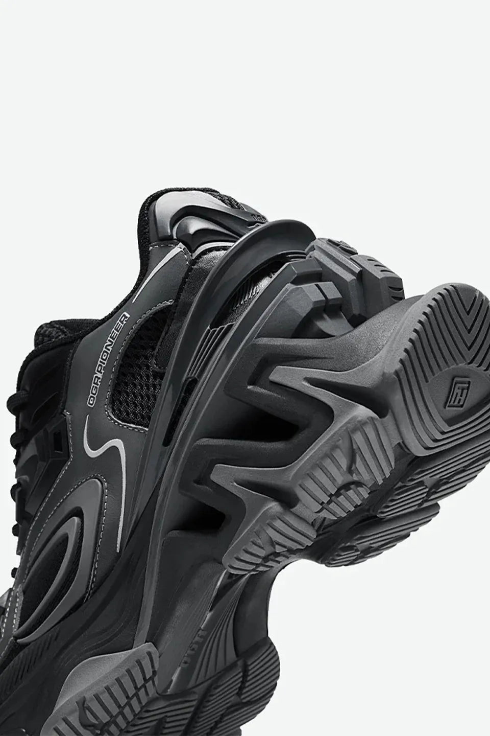 Pioneer Sneaker