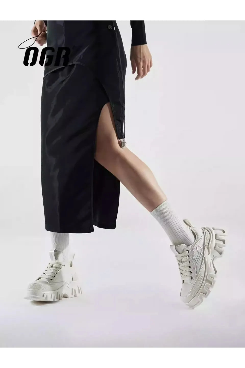 Shen Sneaker
