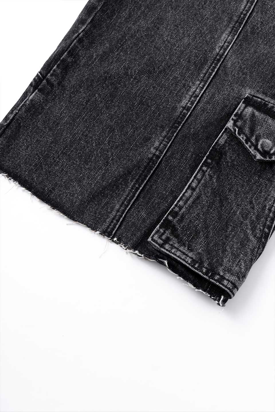 Switching Pierced Baggy Denim Shorts