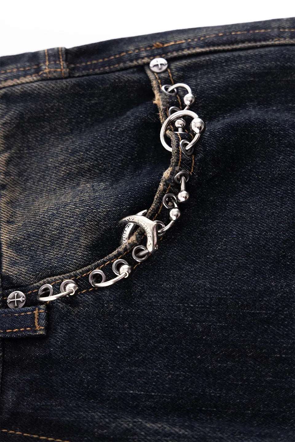 Switching Pierced Baggy Jeans