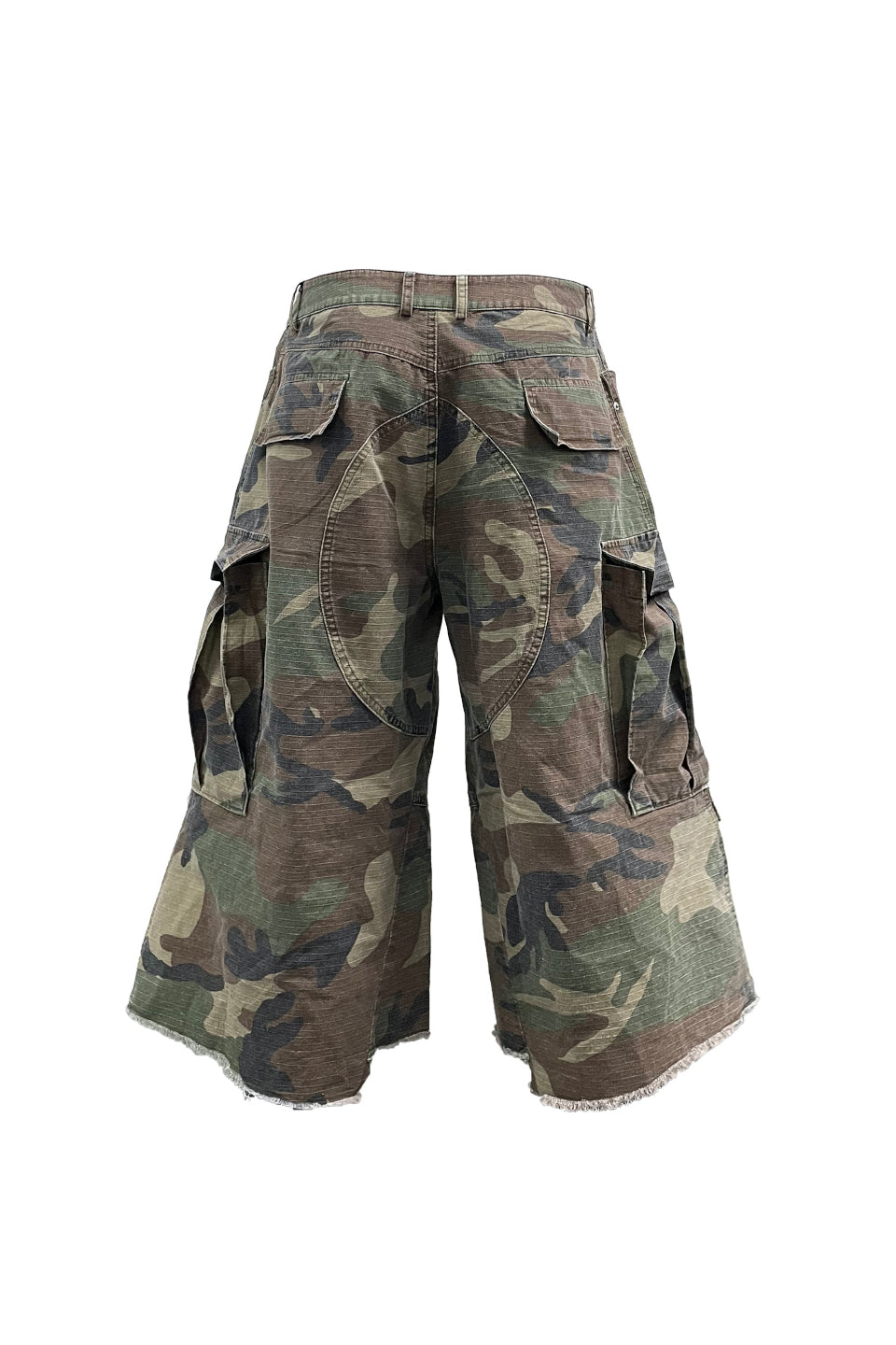 Totem Print Distressed Camouflage Jorts