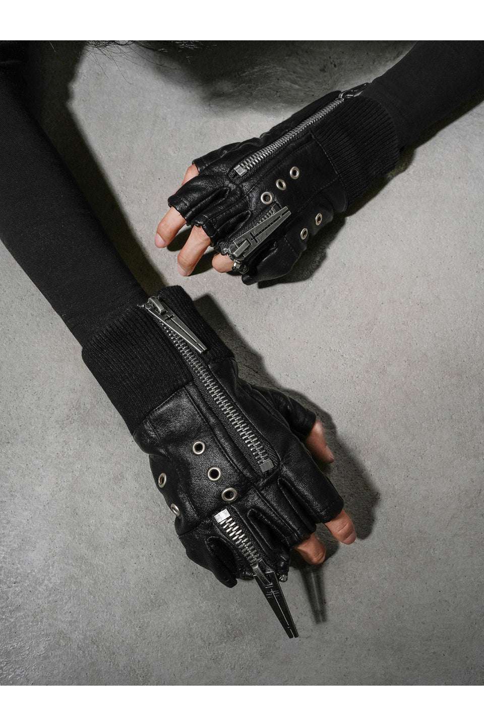 WØR Double Zipper Layered Gloves